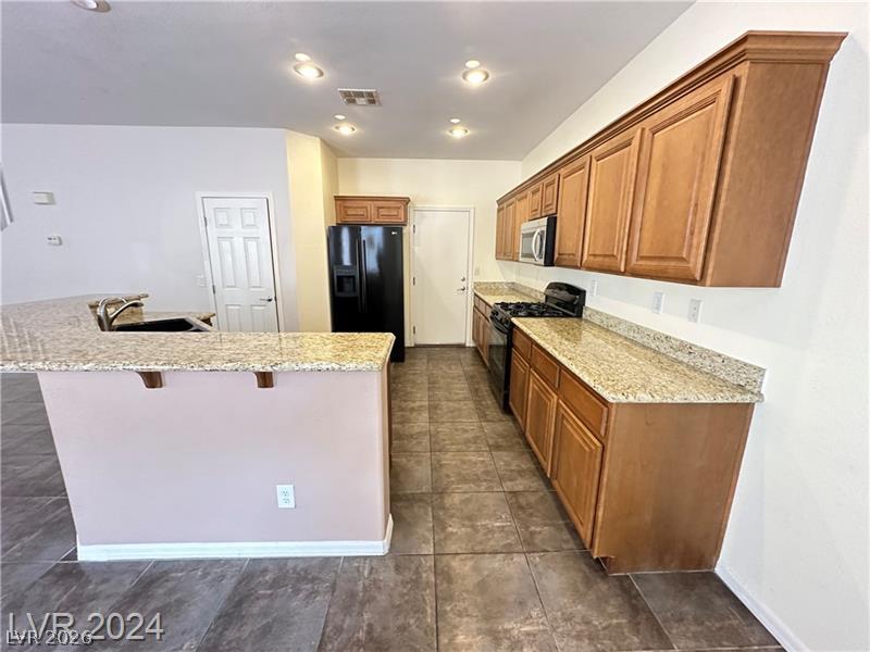 Photo 13 of 40, 545 NEWBERRY SPRINGS Drive