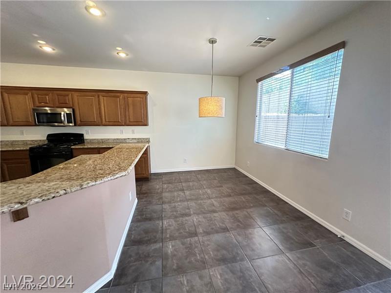 Photo 15 of 40, 545 NEWBERRY SPRINGS Drive