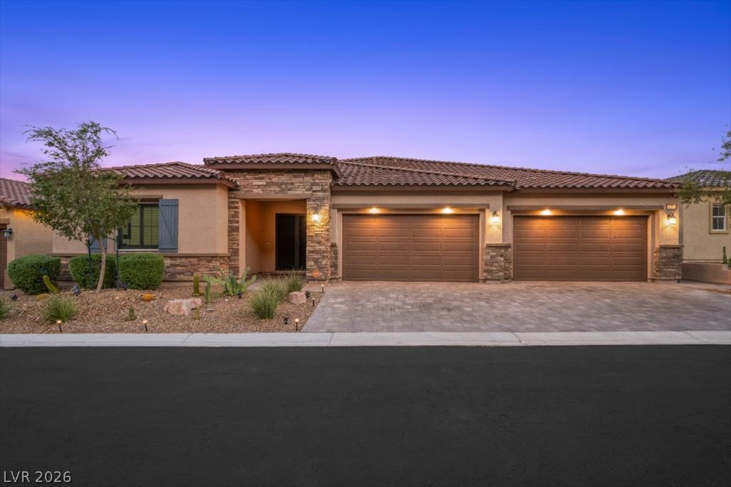 11272 Roman Helmet Street, Las Vegas 89141