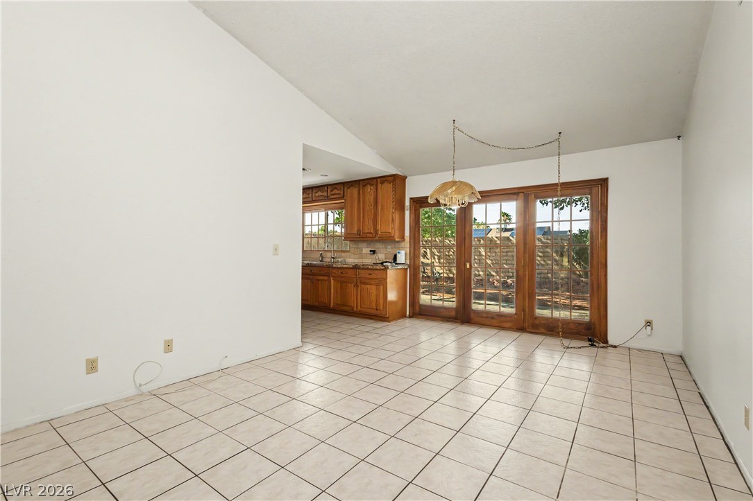 Photo 3 of 6592 Peachtree Lane