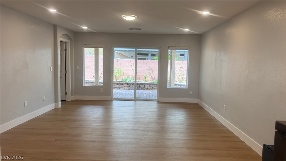 Photo 33 of 44, 5718 Woodchester Avenue