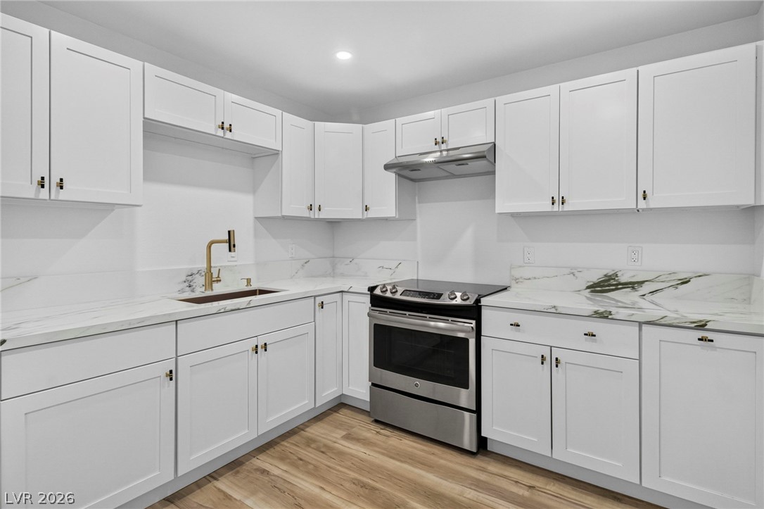 Photo 10 of 34, 3930 University Center Drive #103