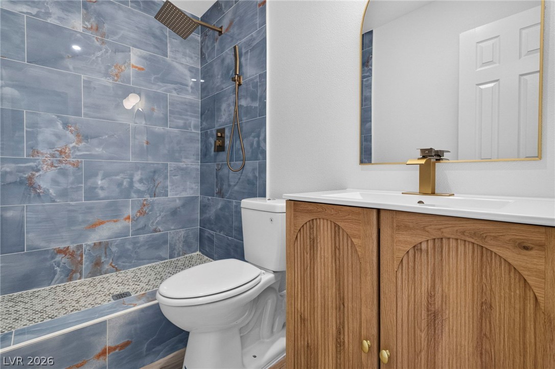 Photo 13 of 34, 3930 University Center Drive #103