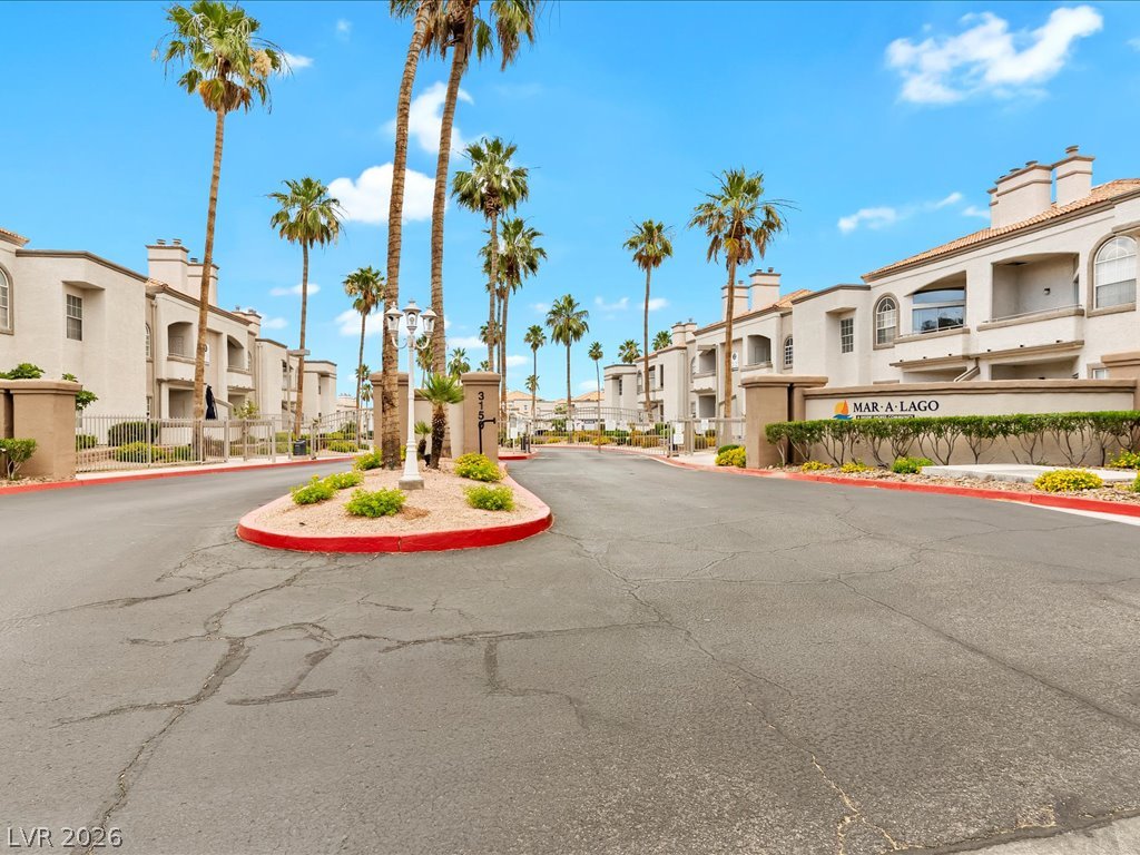 Photo 37 of 43, 3125 N Buffalo Drive #2092