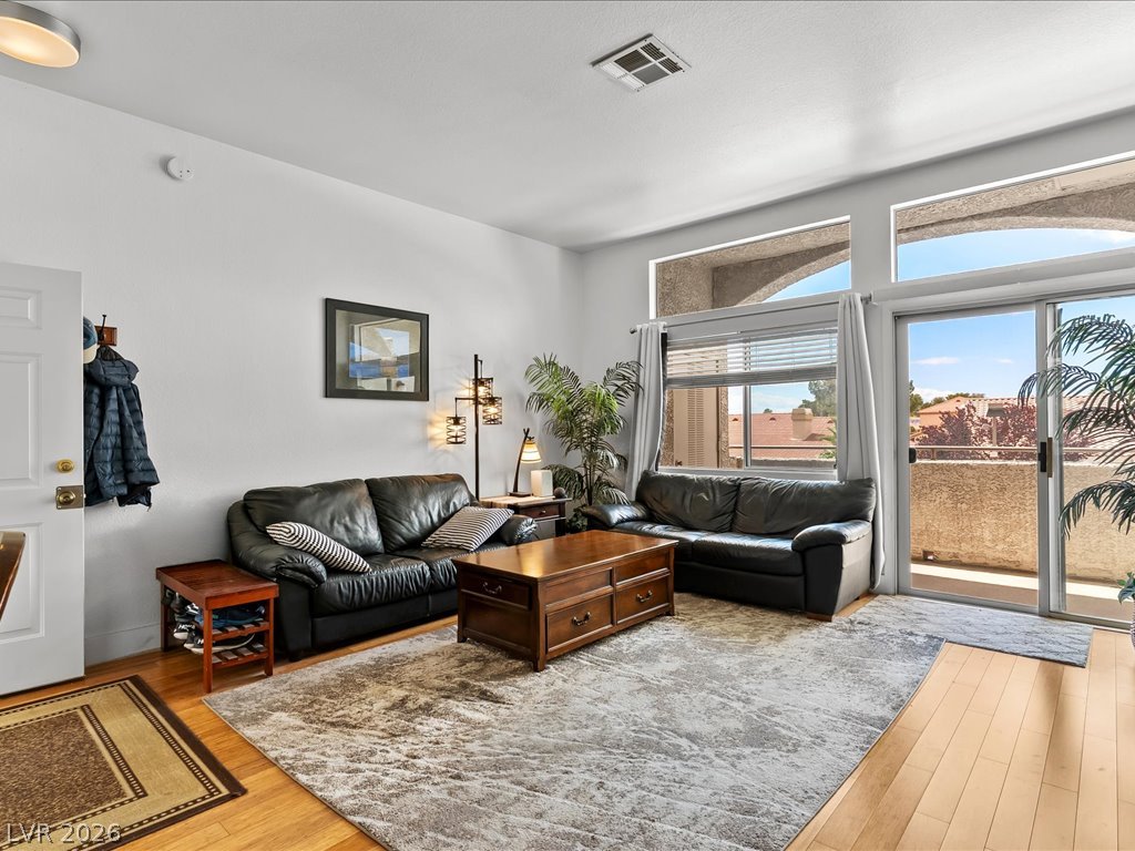 Photo 4 of 3125 N Buffalo Drive #2092