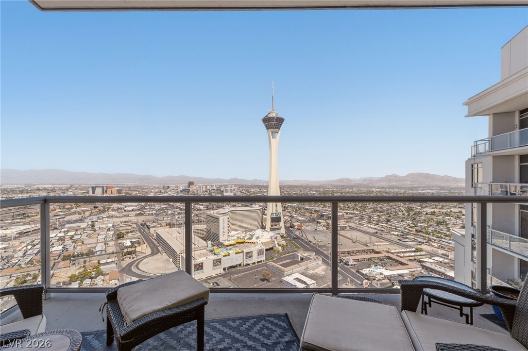 Photo 18 of 69, 200 W Sahara Avenue #4004