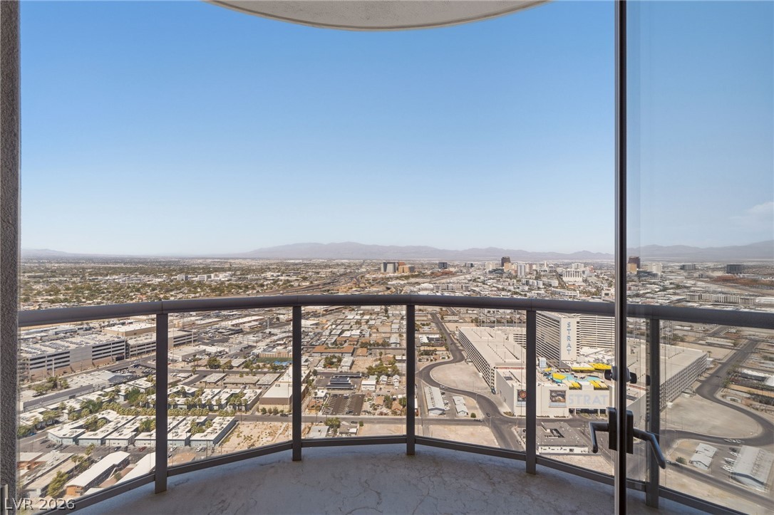 Photo 28 of 69, 200 W Sahara Avenue #4004