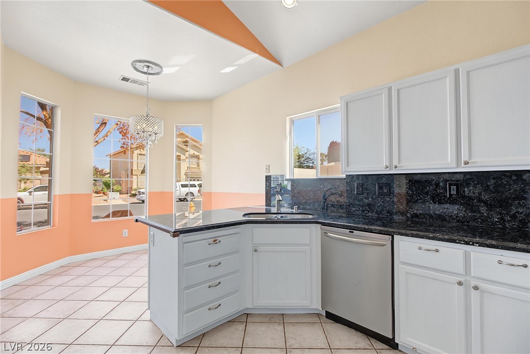 Photo 11 of 38, 911 Sterling Thorn Court