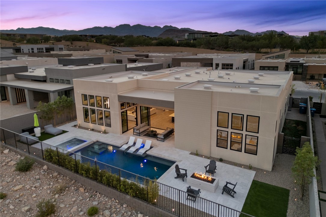 Photo 14 of 60, 11233 Desert Heights Avenue