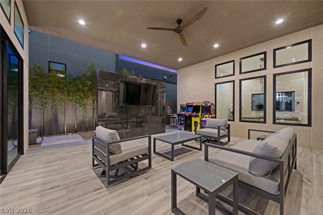Photo 4 of 11233 Desert Heights Avenue