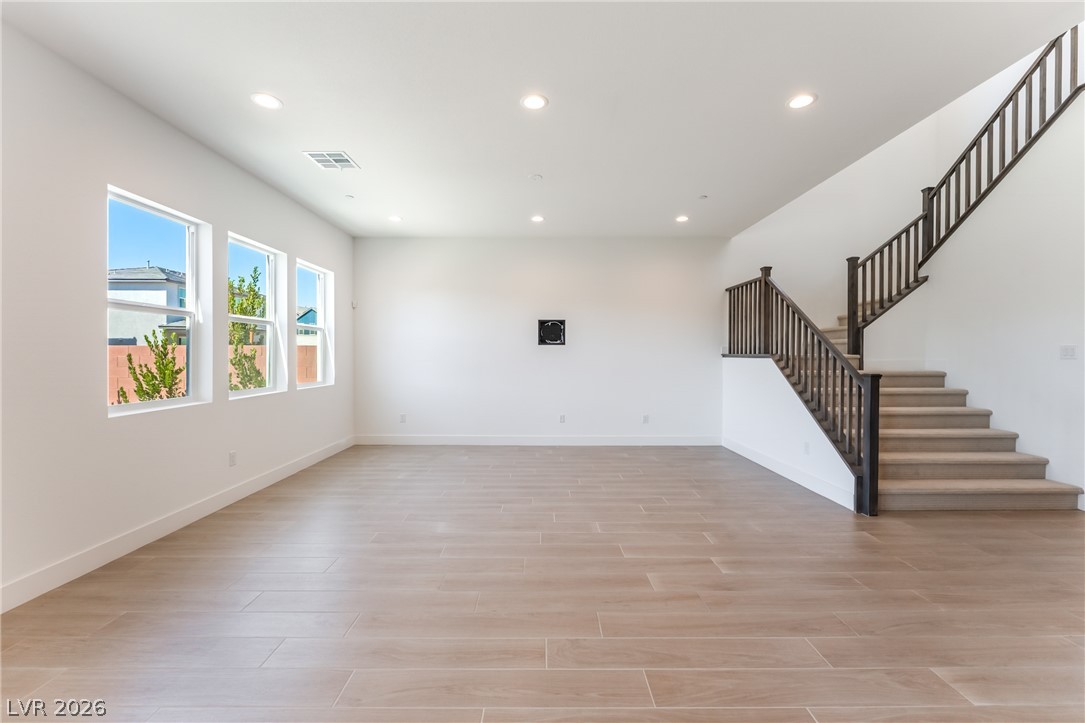 Photo 6 of 17, 5917 Kings Bluff Avenue