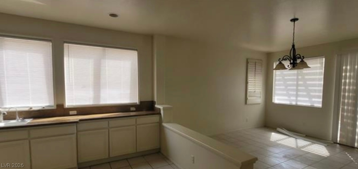 Photo 15 of 19, 4774 Willow Glen Drive