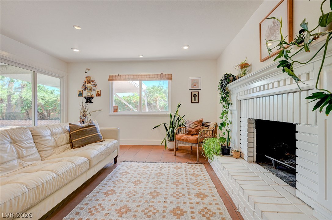 Photo 3 of 3507 La Paloma Avenue