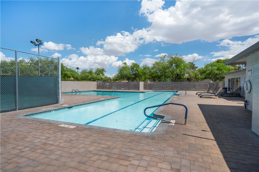Photo 11 of 30, 4734 Roberta Street #4