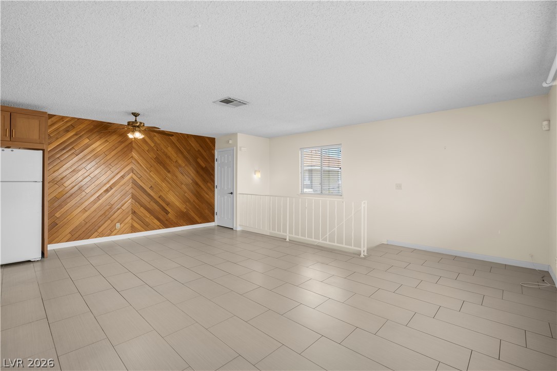 Photo 14 of 30, 4734 Roberta Street #4