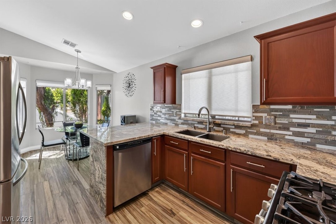 Photo 6 of 31, 9686 Giddings Avenue
