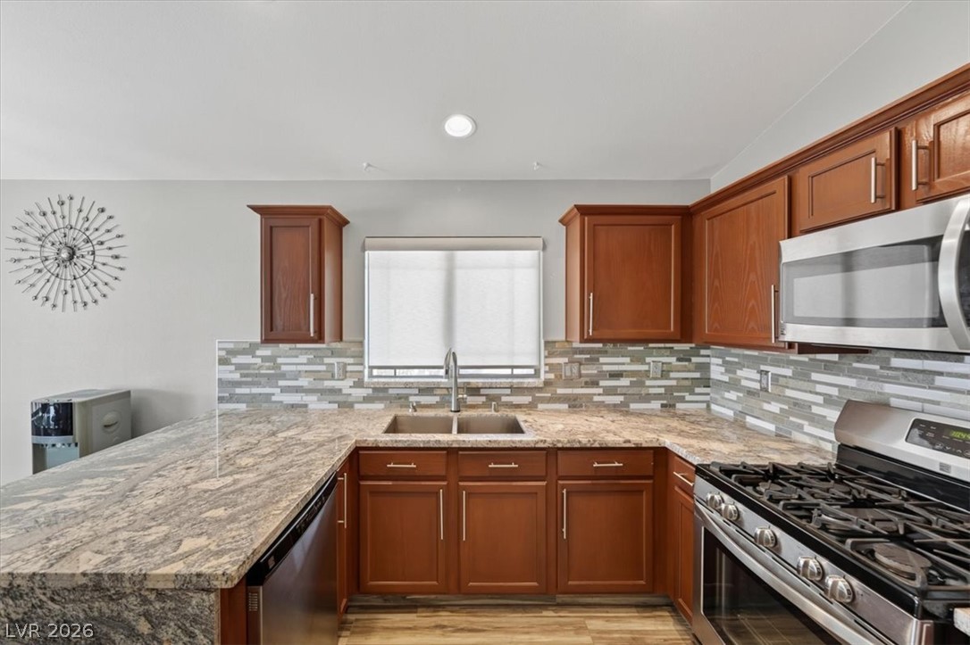 Photo 7 of 31, 9686 Giddings Avenue