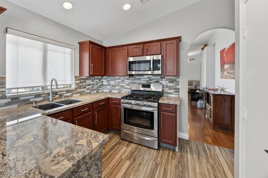 Photo 8 of 31, 9686 Giddings Avenue