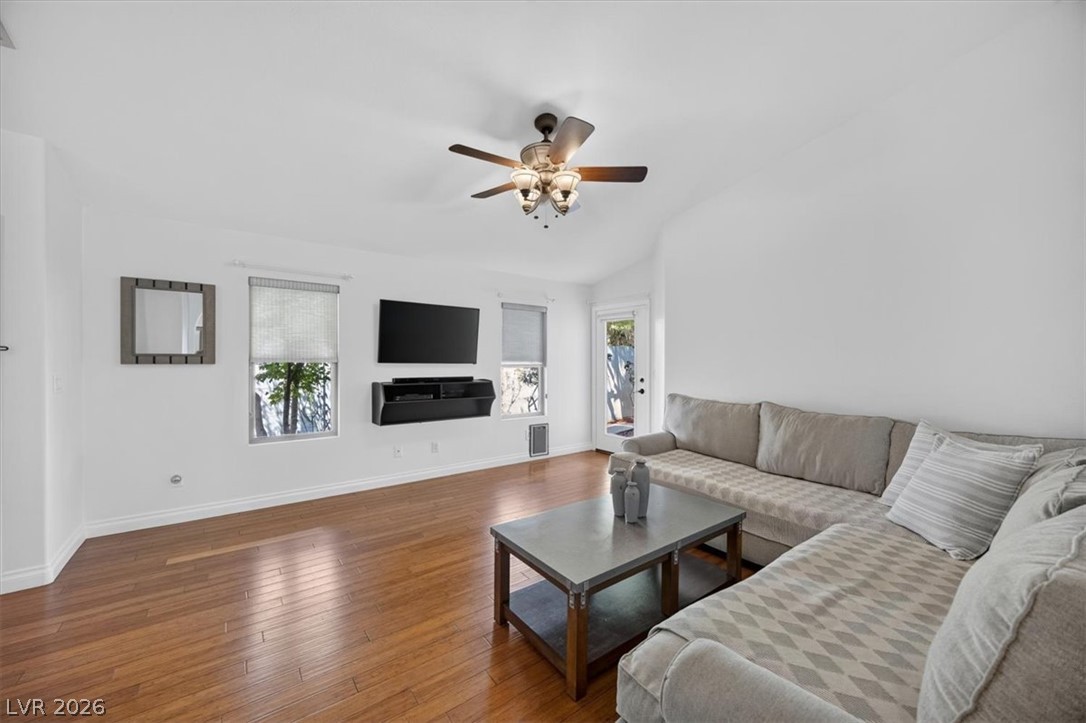 Photo 11 of 31, 9686 Giddings Avenue