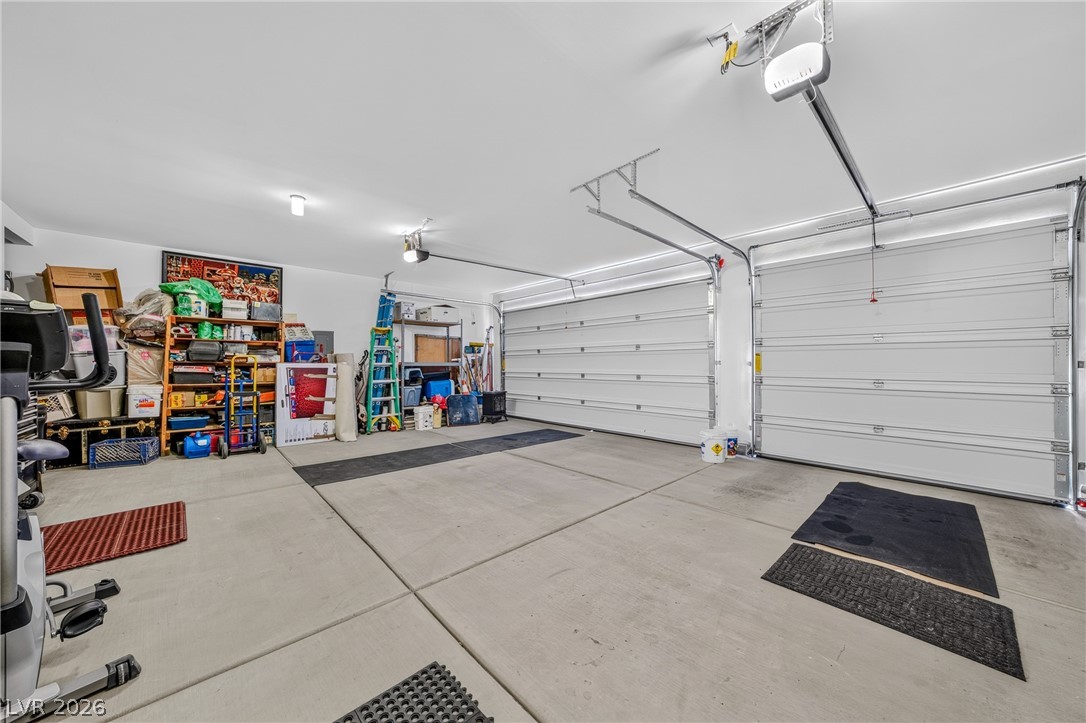 Photo 9 of 44, 4920 Peppertree Street