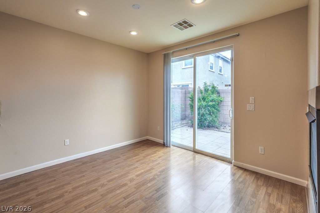 Photo 15 of 40, 8684 Rowland Bluff Avenue