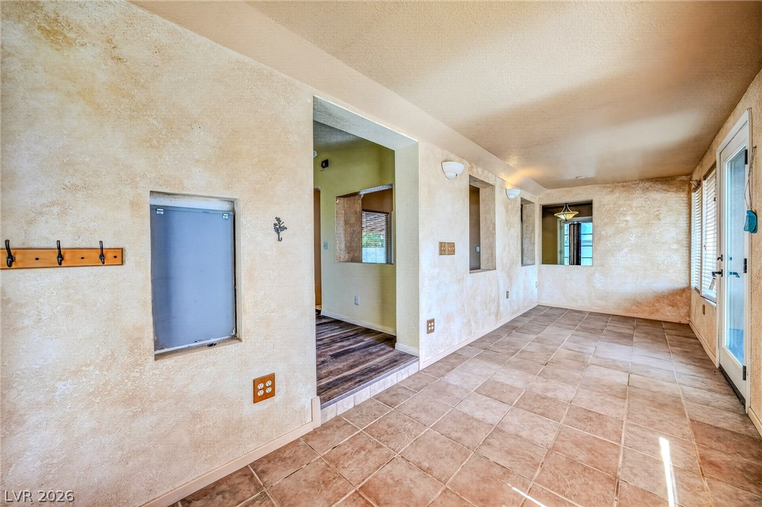 Photo 36 of 56, 1921 Las Casitas Street