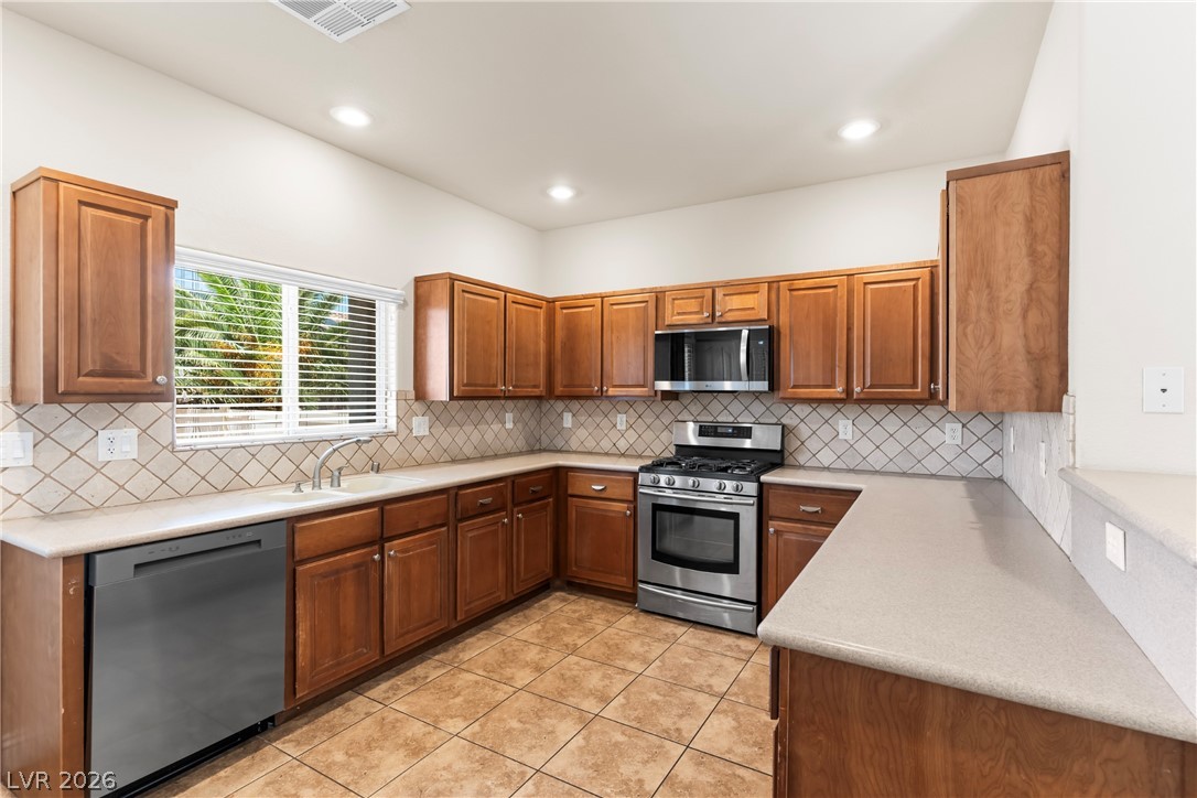 Photo 6 of 39, 1348 Cedar Berry Court