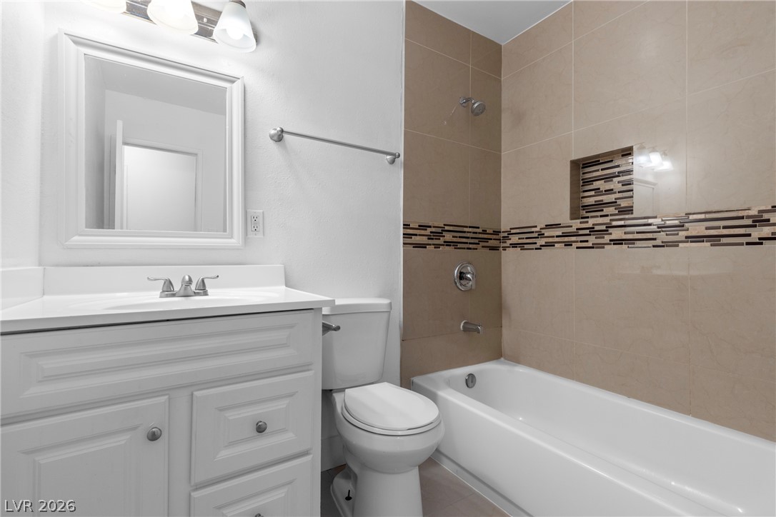 Photo 22 of 38, 2532 Page Street