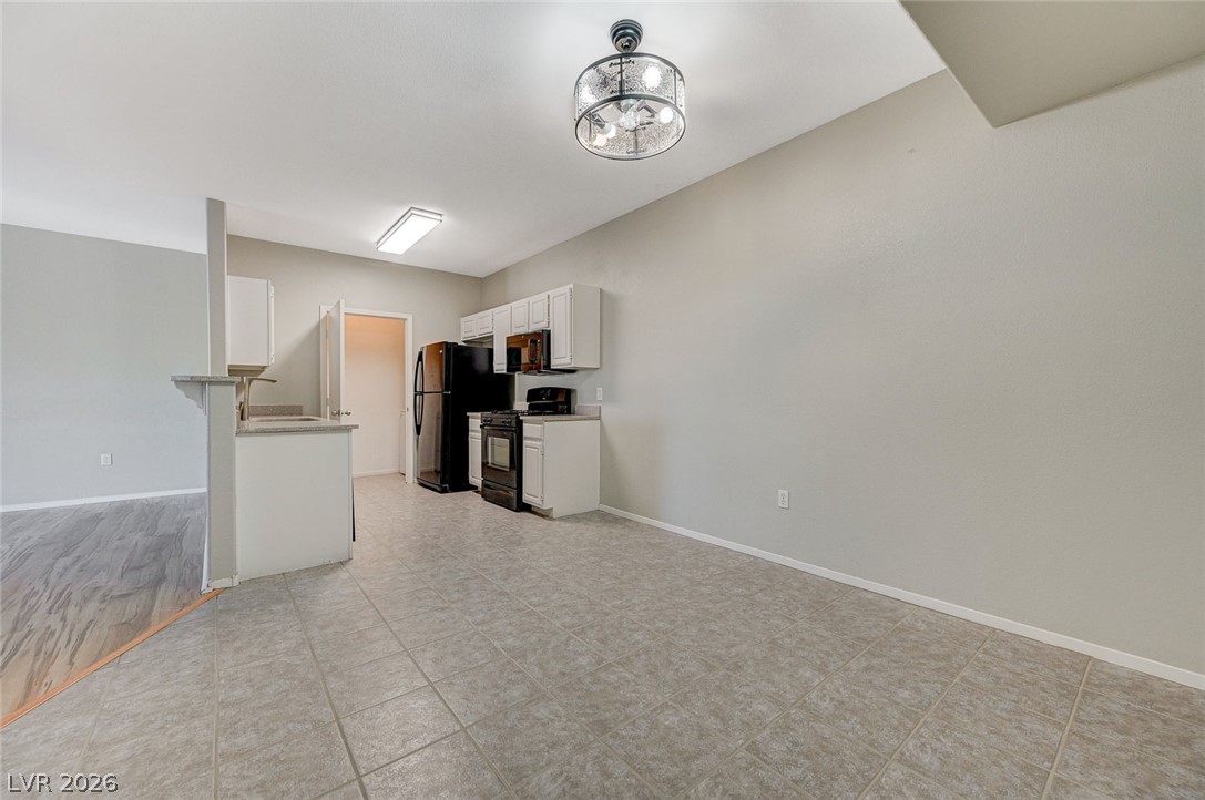 Photo 9 of 31, 1401 N Michael Way #123