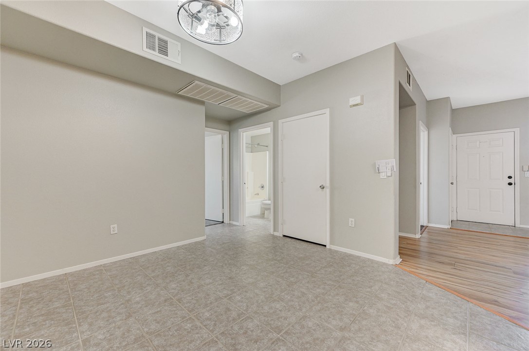 Photo 11 of 31, 1401 N Michael Way #123