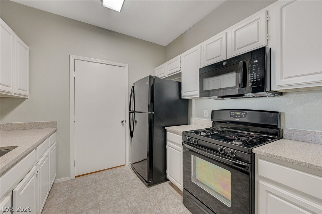 Photo 13 of 31, 1401 N Michael Way #123
