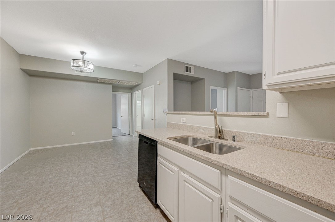 Photo 16 of 31, 1401 N Michael Way #123