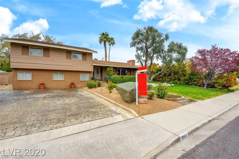 Photo 3 of 1804 Chapman Drive