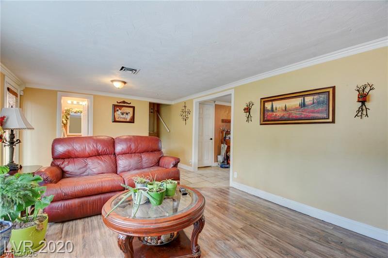 Photo 7 of 31, 1804 Chapman Drive