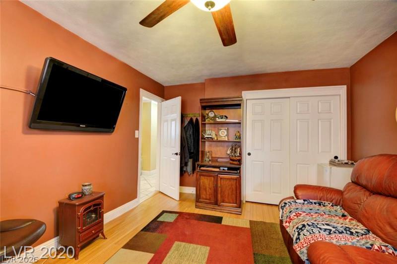 Photo 18 of 31, 1804 Chapman Drive