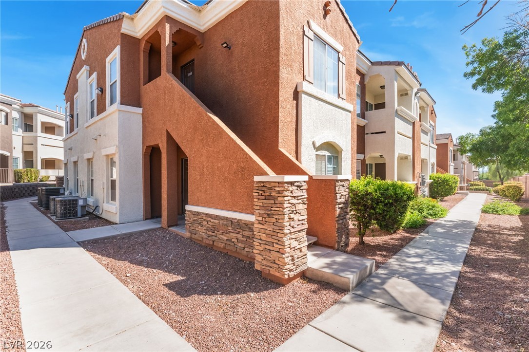 Photo 3 of 9303 W GILCREASE Avenue #2189