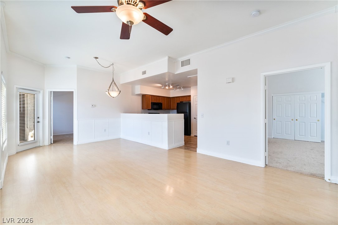 Photo 7 of 34, 9303 W GILCREASE Avenue #2189