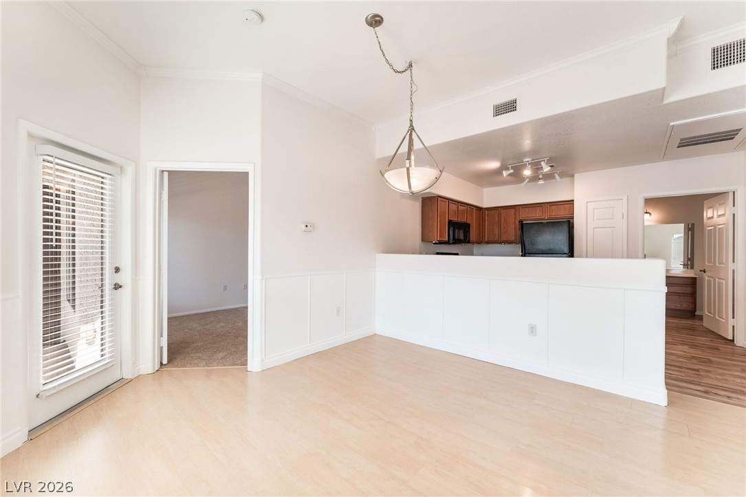 Photo 10 of 34, 9303 W GILCREASE Avenue #2189