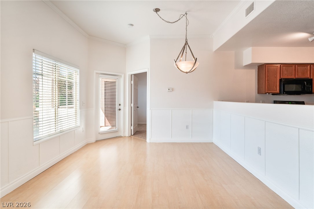 Photo 11 of 34, 9303 W GILCREASE Avenue #2189