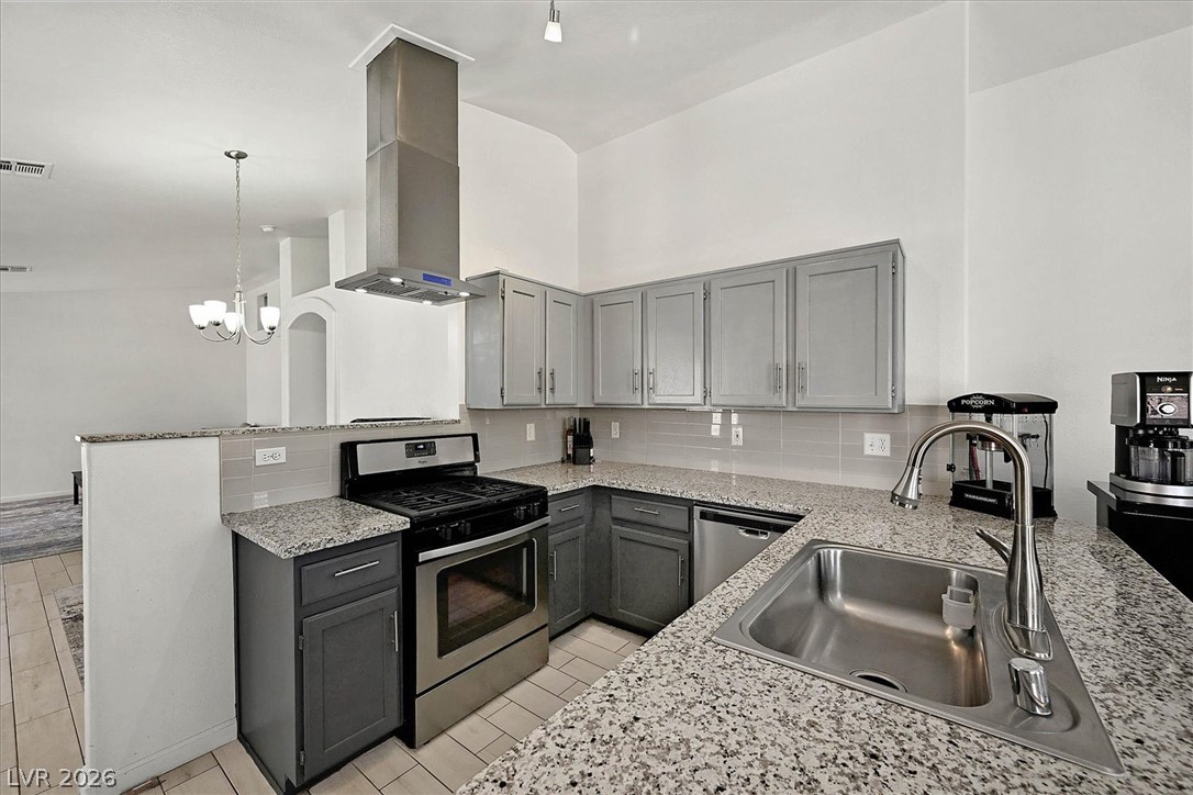 Photo 4 of 7008 Overhill Avenue