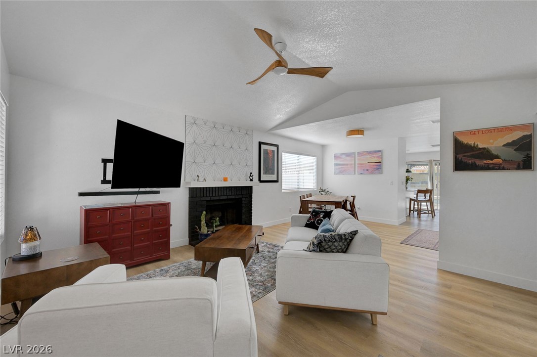 Photo 2 of 2547 Wolverton Avenue