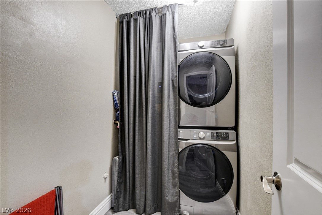 Photo 17 of 32, 445 N Lamb Boulevard #C