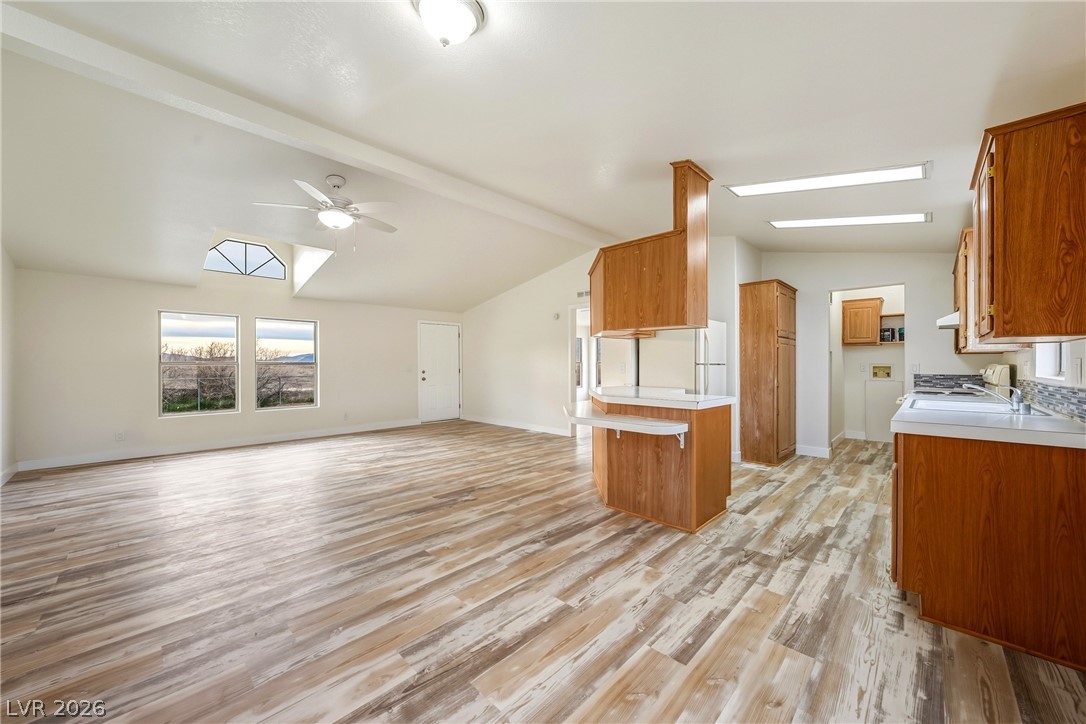 Photo 13 of 39, 1340 W Bunarch Road