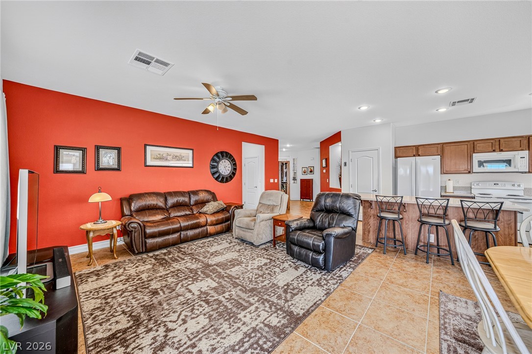 Photo 3 of 4310 S Gressa Street