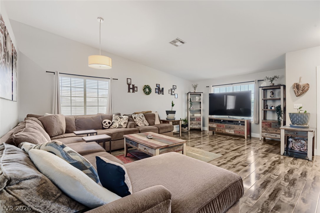 Photo 6 of 29, 5218 Willowdale Court