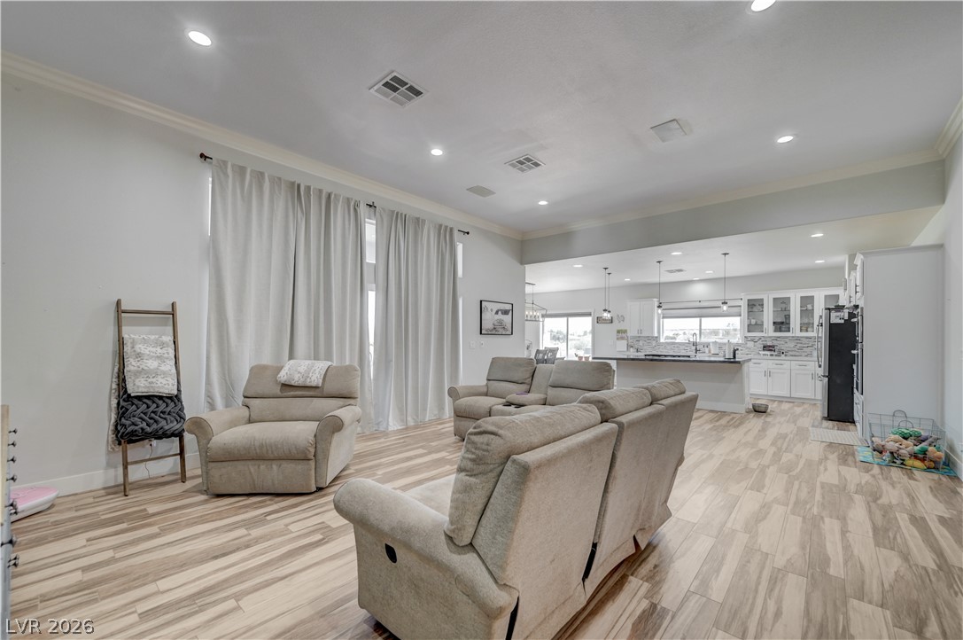 Photo 13 of 62, 1110 Heyer Street