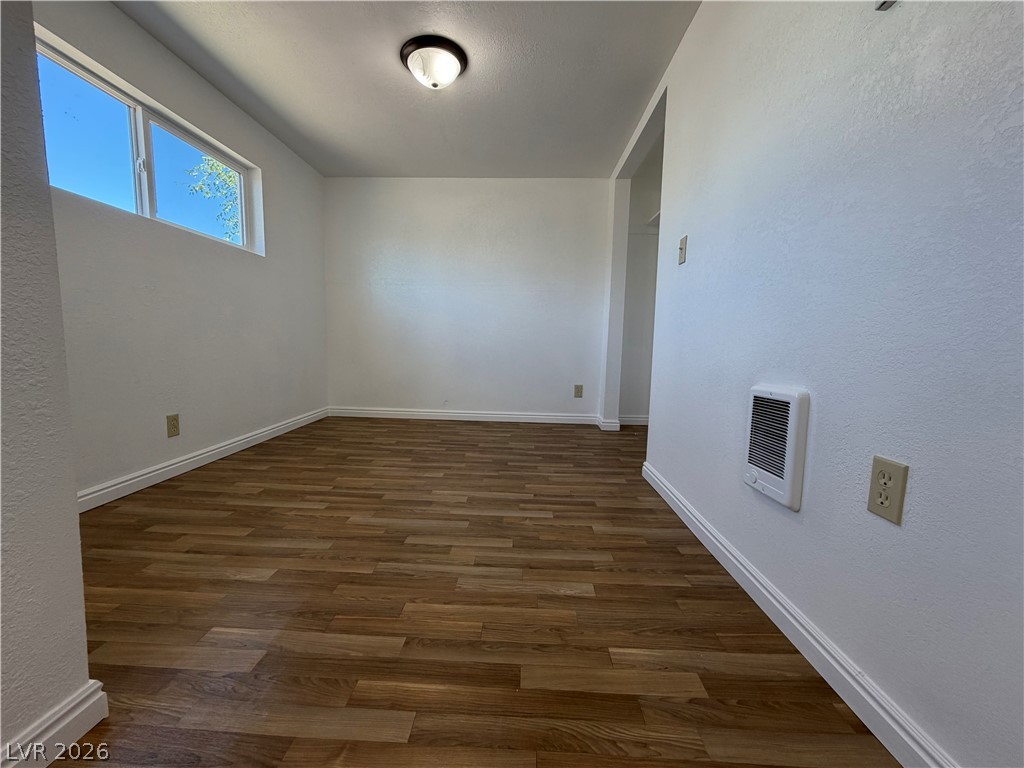 Photo 8 of 24, 1305 Avenue B