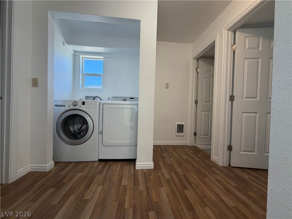Photo 11 of 24, 1305 Avenue B
