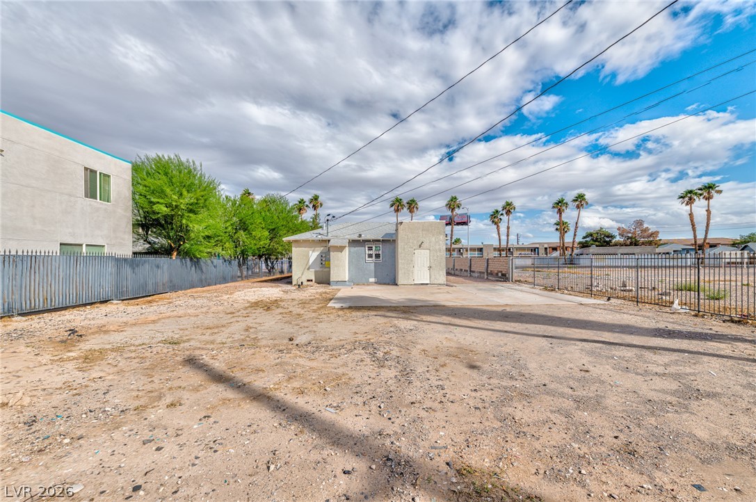 Photo 4 of 339 N 10th Street