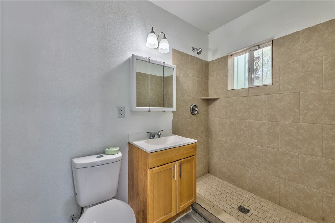 Photo 7 of 13, 339 N 10th Street